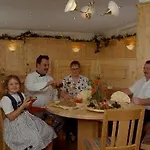 Restaurant Haus Waldesruh فندق