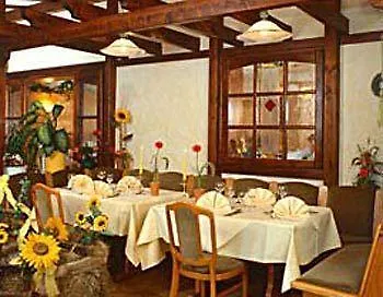 Restaurant Haus Waldesruh Otel