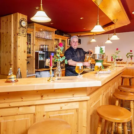 Restaurant Haus Waldesruh 2*
